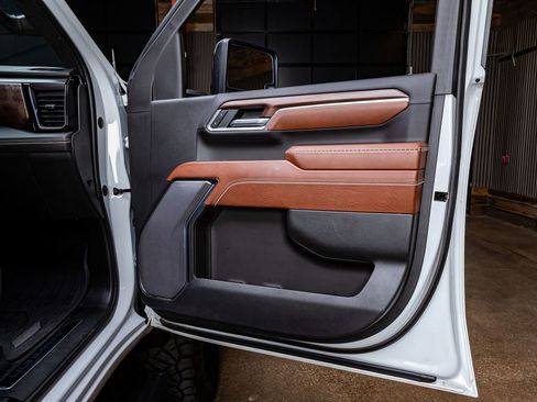 Used 2024 GMC Sierra 2500 Denali Ultimate image 37