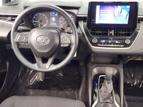 Used 2025 Toyota Corolla LE image 27