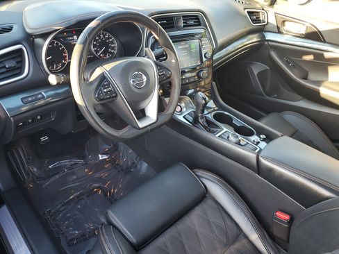 Used 2022 Nissan Maxima SR w/ Sport Mat Group image 7