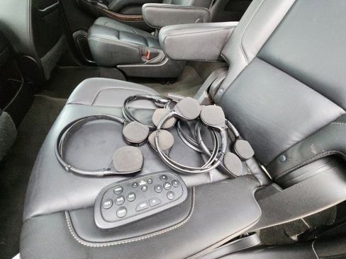 Used 2018 Chevrolet Suburban LT image 10