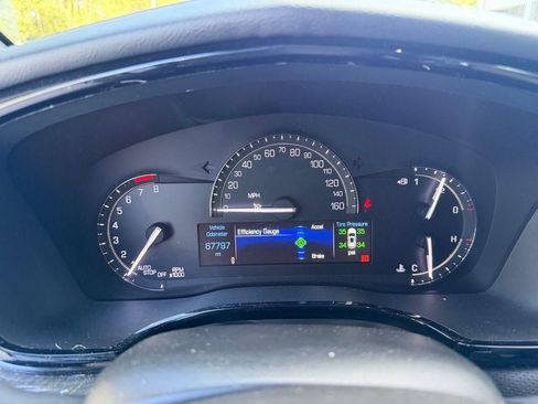 Used 2019 Cadillac XT5 FWD image 15