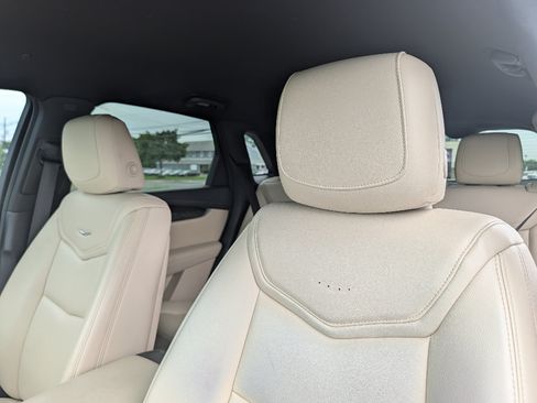 Used 2018 Cadillac XT5 AWD image 15