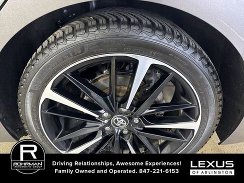 Used 2019 Toyota Camry XSE FWD image 5