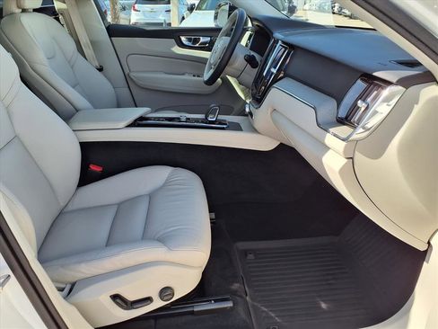 Certified 2024 Volvo XC60 B5 Plus w/ Protection Package Premier image 11