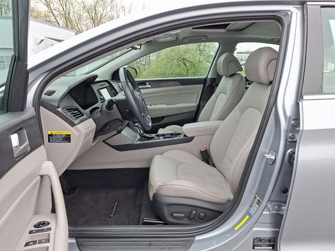 Used 2017 Hyundai Sonata Sport w/ Value Edition Package 02 FWD image 15