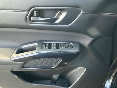 New 2025 Nissan Pathfinder SV w/ SV Premium Package image 20