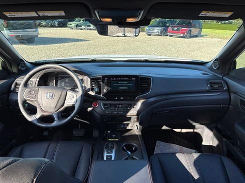 Used 2024 Honda Passport TrailSport image 19