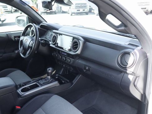 Used 2022 Toyota Tacoma TRD Off-Road w/ Technology Package image 39