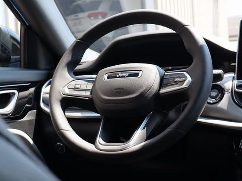 New 2025 Jeep Compass Limited image 41