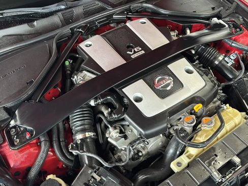 Used 2016 Nissan 370Z Coupe RWD image 41