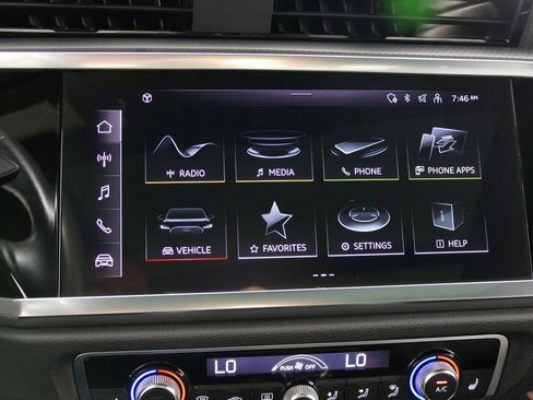 Used 2024 Audi Q3 2.0T Premium image 18