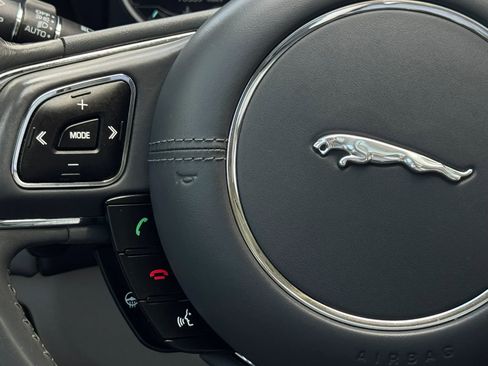 Used 2015 Jaguar XJ L Portfolio RWD image 34