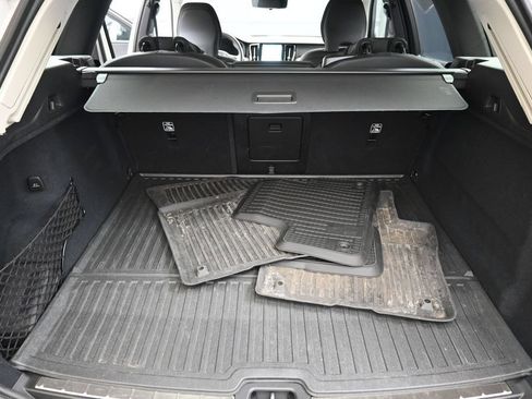 Certified 2025 Volvo XC60 T8 Plus w/ Protection Package Premier AWD/4WD image 19