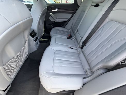Used 2022 Audi Q5 2.0T Premium w/ Convenience Package AWD/4WD image 28