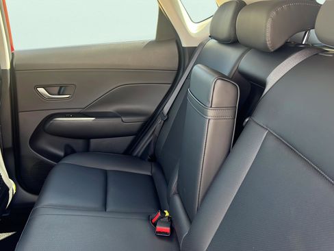 Certified 2025 Hyundai Kona Limited FWD image 22