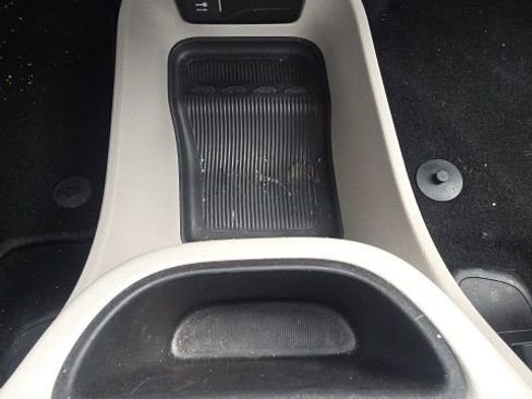 Used 2023 Chrysler Pacifica Touring-L FWD image 39