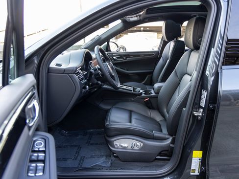 New 2026 Porsche Macan Turbo image 25