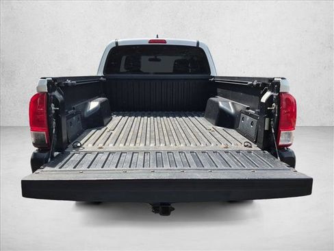 Used 2017 Toyota Tacoma SR RWD image 6
