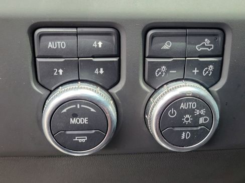 Used 2022 GMC Sierra 1500 AT4 w/ AT4 Preferred Package AWD/4WD image 18