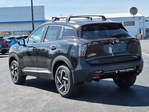 New 2026 Nissan Kicks SV w/ Charging Package FWD image 4