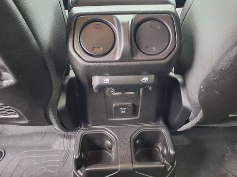 Used 2024 Jeep Gladiator Mojave w/ Convenience Group image 13