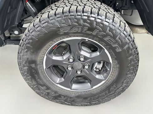 Used 2023 Jeep Gladiator Rubicon w/ Trailer Tow Package AWD/4WD image 30