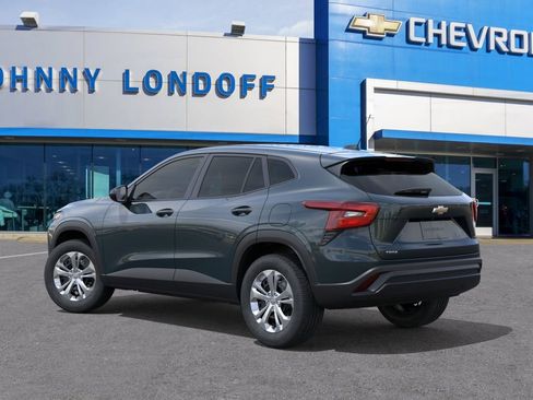 New 2026 Chevrolet Trax LS FWD image 3
