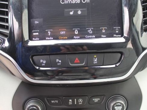 Used 2019 Jeep Cherokee Limited w/ Technology Group image 22