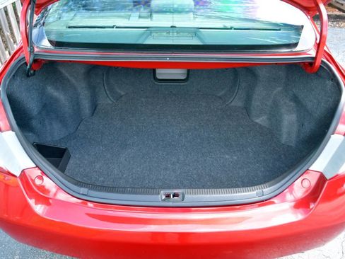 Used 2011 Toyota Camry XLE image 32