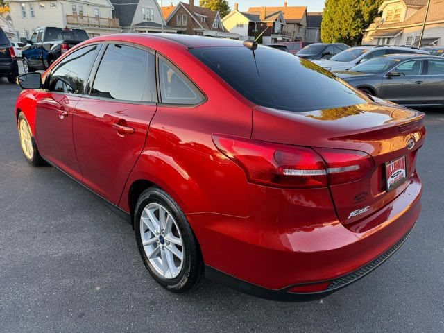 Used 2018 Ford Focus SE w/ Cold Weather Package FWD image 6