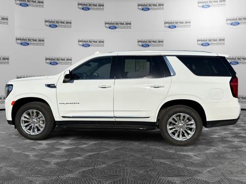 Used 2024 GMC Yukon SLT AWD/4WD image 2
