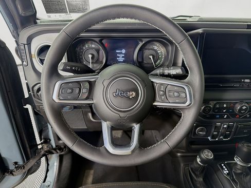 Used 2025 Jeep Wrangler Sahara w/ Safety Group image 13