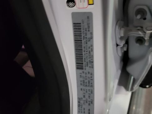 Used 2020 RAM 1500 Laramie AWD/4WD image 13