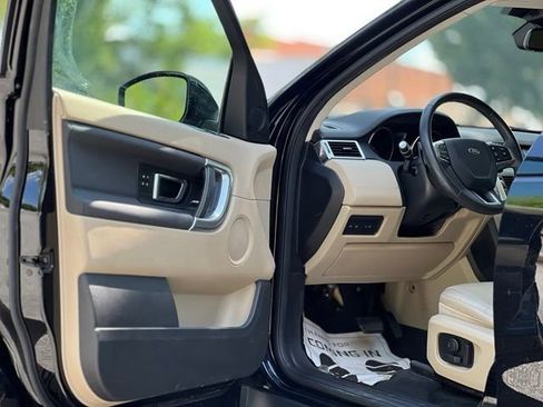 Used 2019 Land Rover Discovery Sport HSE AWD/4WD image 9