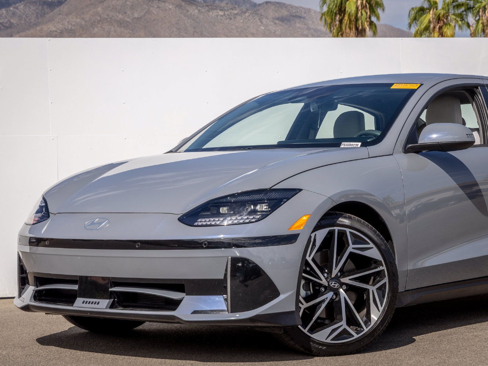 Used 2025 Hyundai Ioniq 6 Limited RWD image 2