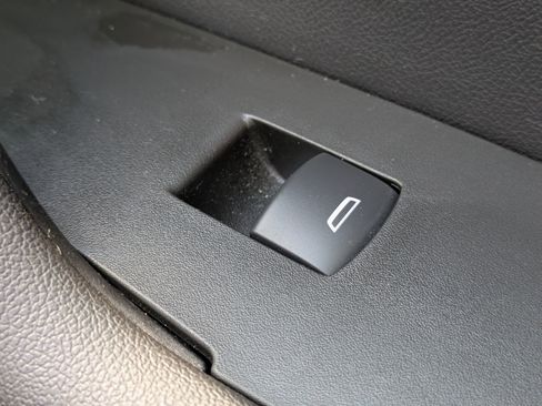 Used 2022 Chevrolet Blazer LT image 36