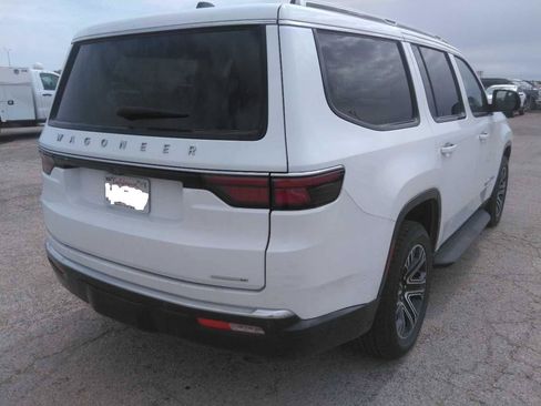 Used 2024 Jeep Wagoneer Series II w/ Flexible Seating Group RWD image 3
