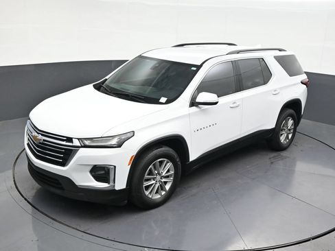 Used 2023 Chevrolet Traverse LT FWD image 16