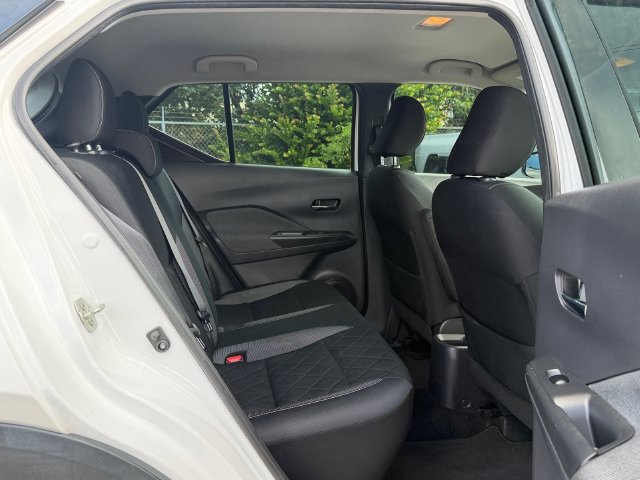 Used 2019 Nissan Kicks SV FWD image 16