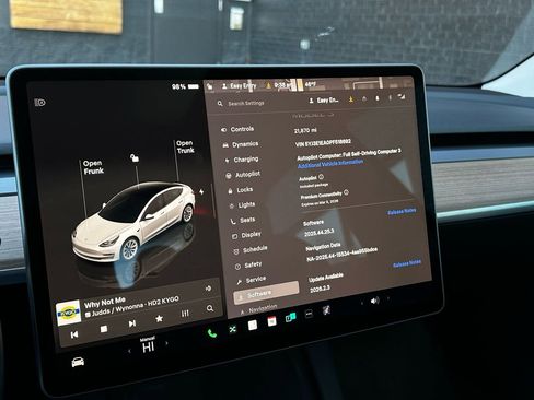 Used 2023 Tesla Model 3 Standard Range image 25