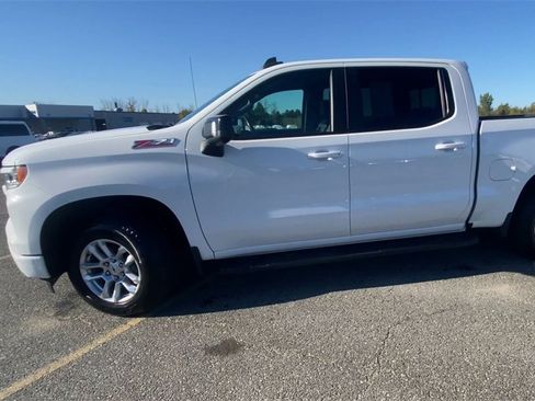 Certified 2022 Chevrolet Silverado 1500 RST image 5