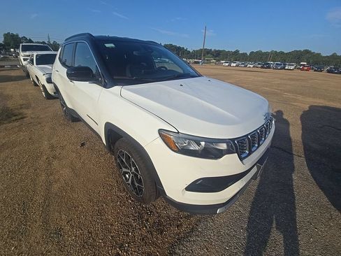 Used 2025 Jeep Compass Limited AWD/4WD image 1