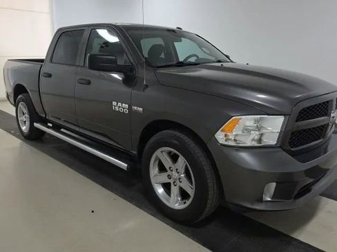 Used 2017 RAM 1500 Express RWD image 4