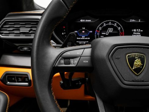 Used 2024 Lamborghini Urus S AWD/4WD image 19
