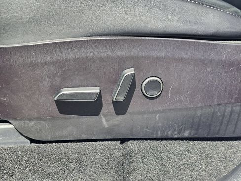 Used 2022 Tesla Model Y Performance AWD/4WD image 33