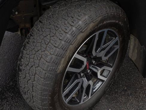 Used 2024 GMC Sierra 1500 AT4 w/ Technology Package image 13