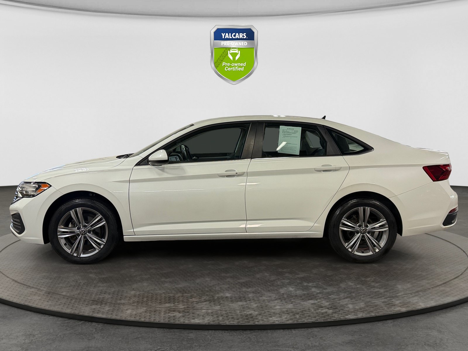 Used 2023 Volkswagen Jetta SE FWD image 2