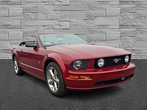 Used 2006 Ford Mustang GT Premium RWD image 2