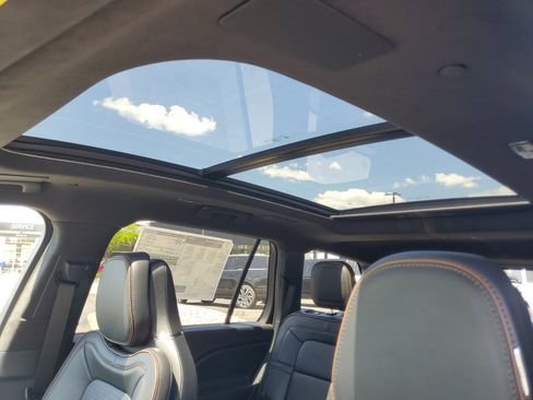 New 2026 Lincoln Aviator Black Label w/ Dynamic Handling Package AWD/4WD image 10