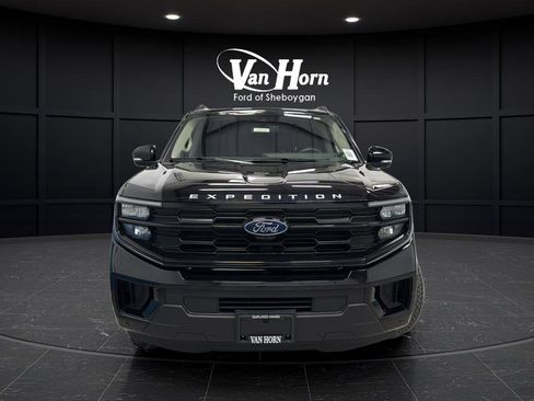 Used 2025 Ford Expedition Max Active AWD/4WD image 2